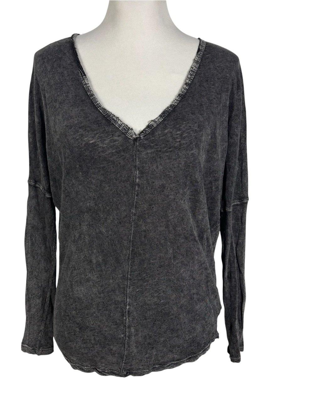 WE THE FREE V-Neck Pullover‎ Top Shirt 3/4 Sleeve Women’s Size XS Gray Black